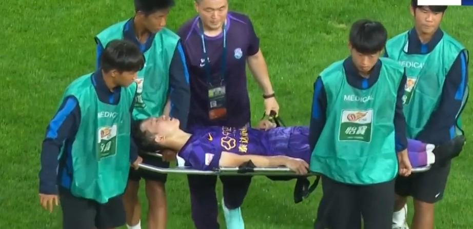 还有眩晕, 杰替换下场, 击中左侧颞