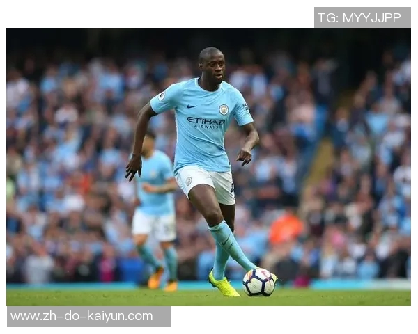 未来足球传奇：腰左脚球星引领新时代技术与风格革新